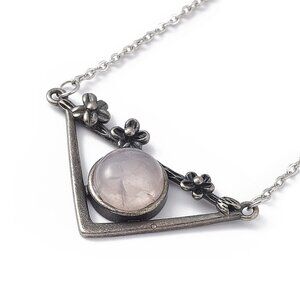 NWOT natural Rose Quartz triangle Flower floral necklace Gemstone Pendant